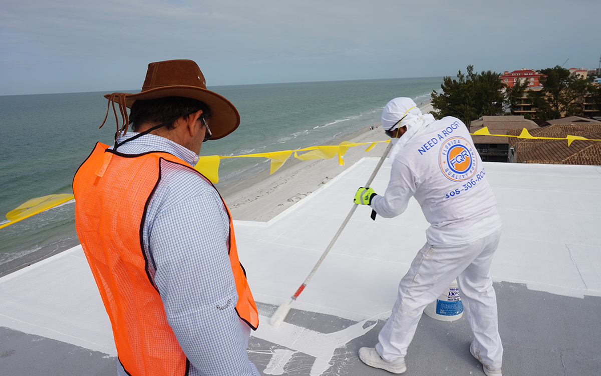 Tampa_0010_safety-monitor-close-up-beach-view